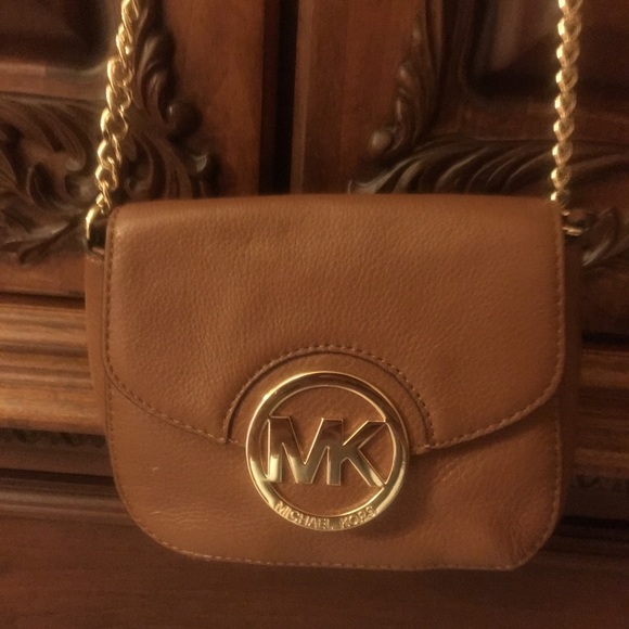 Michael Kors Handbags - Michael Kors Brown a Beautiful Crossbody. EUC